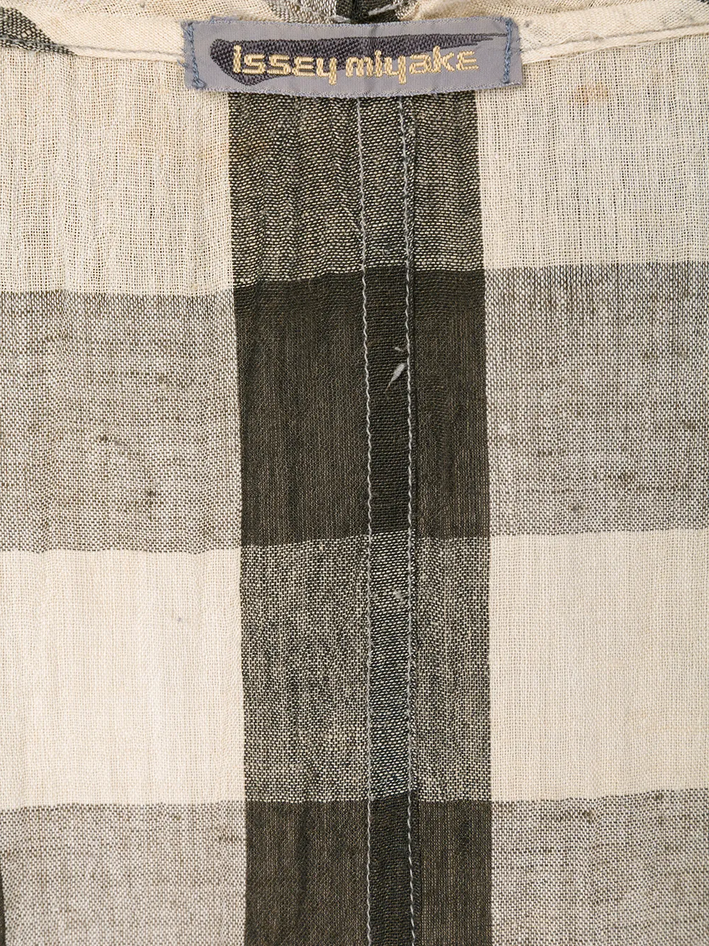 Femme Issey Miyake Robe Oversize à Col Bénitier Et Carreaux 8 Femme Issey Miyake Robe Oversize à Col Bénitier Et Carreaux – Image 6