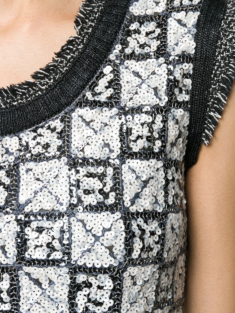 Femme CHANEL Robe En Maille Brodée De Sequins 7 Femme CHANEL Robe En Maille Brodée De Sequins – Image 5