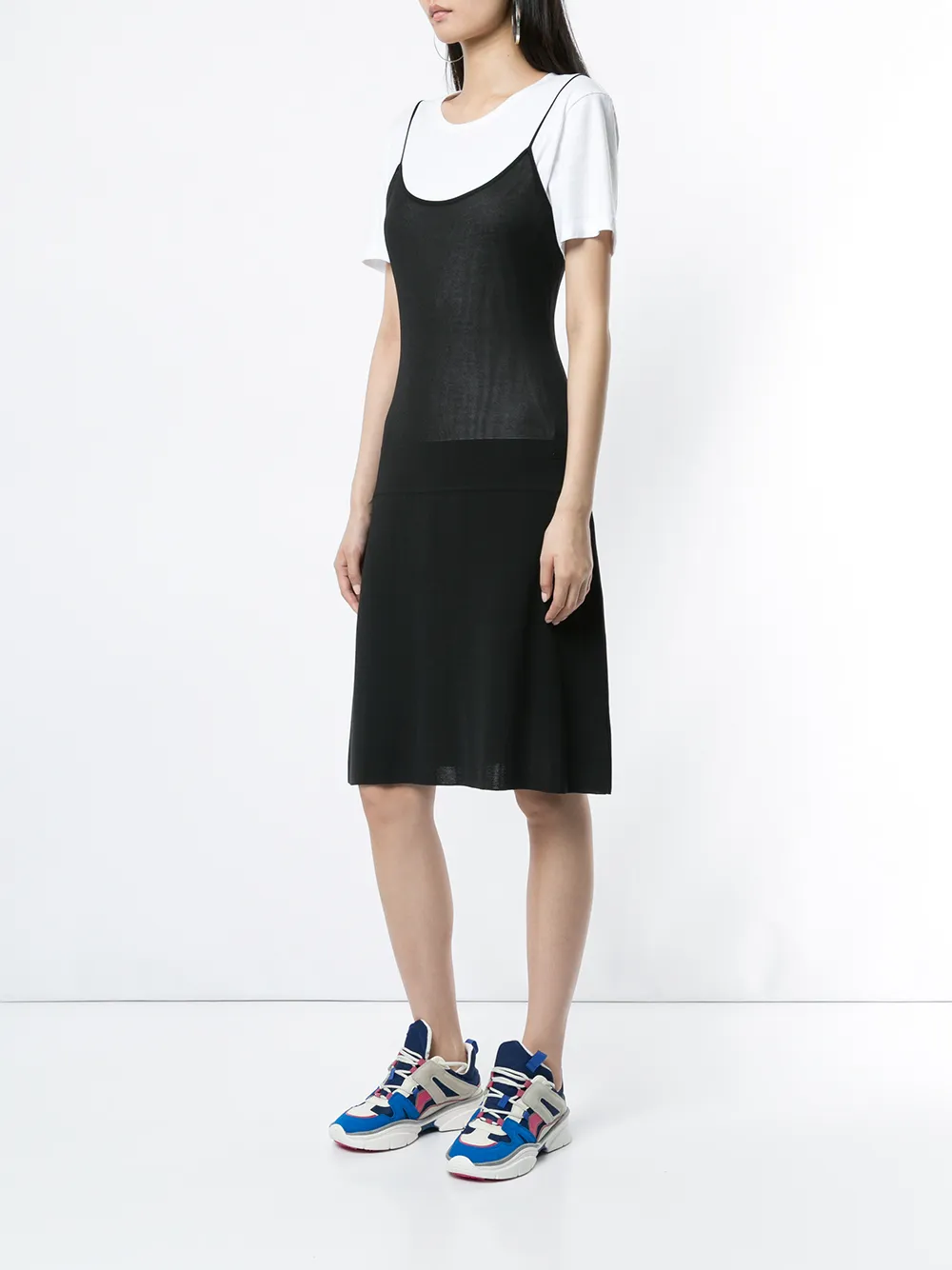 Femme CHANEL Robe Courte à Fines Bretelles 5 Femme CHANEL Robe Courte à Fines Bretelles – Image 3