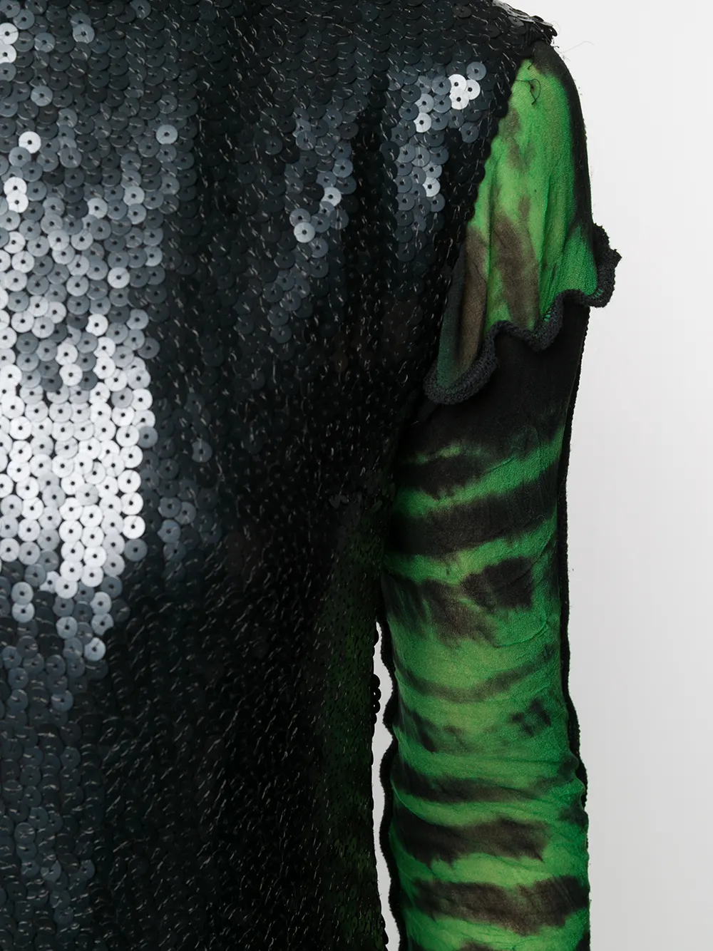 Femme CHANEL Robe Ajustée à Design Brodé De Sequins 7 Femme CHANEL Robe Ajustée à Design Brodé De Sequins – Image 5