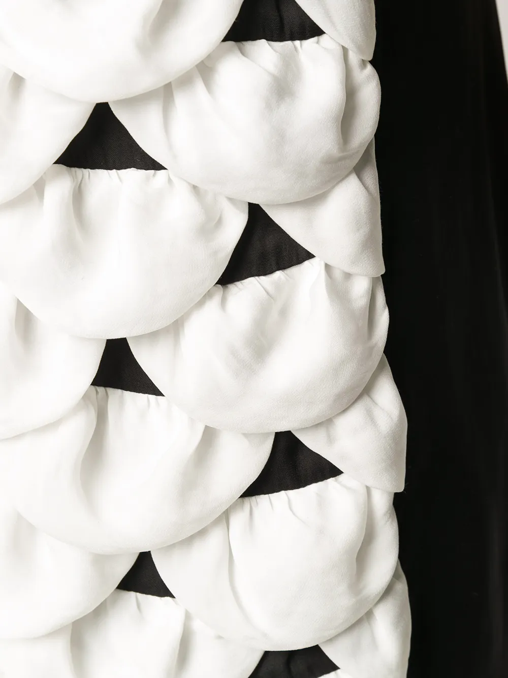 Femme CHANEL Robe Courte à Bords Festonnés 7 Femme CHANEL Robe Courte à Bords Festonnés – Image 5