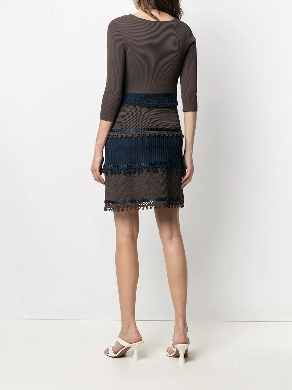 Femme CHANEL Robe Courte En Crochet (2006) 6 Femme CHANEL Robe Courte En Crochet (2006) – Image 4