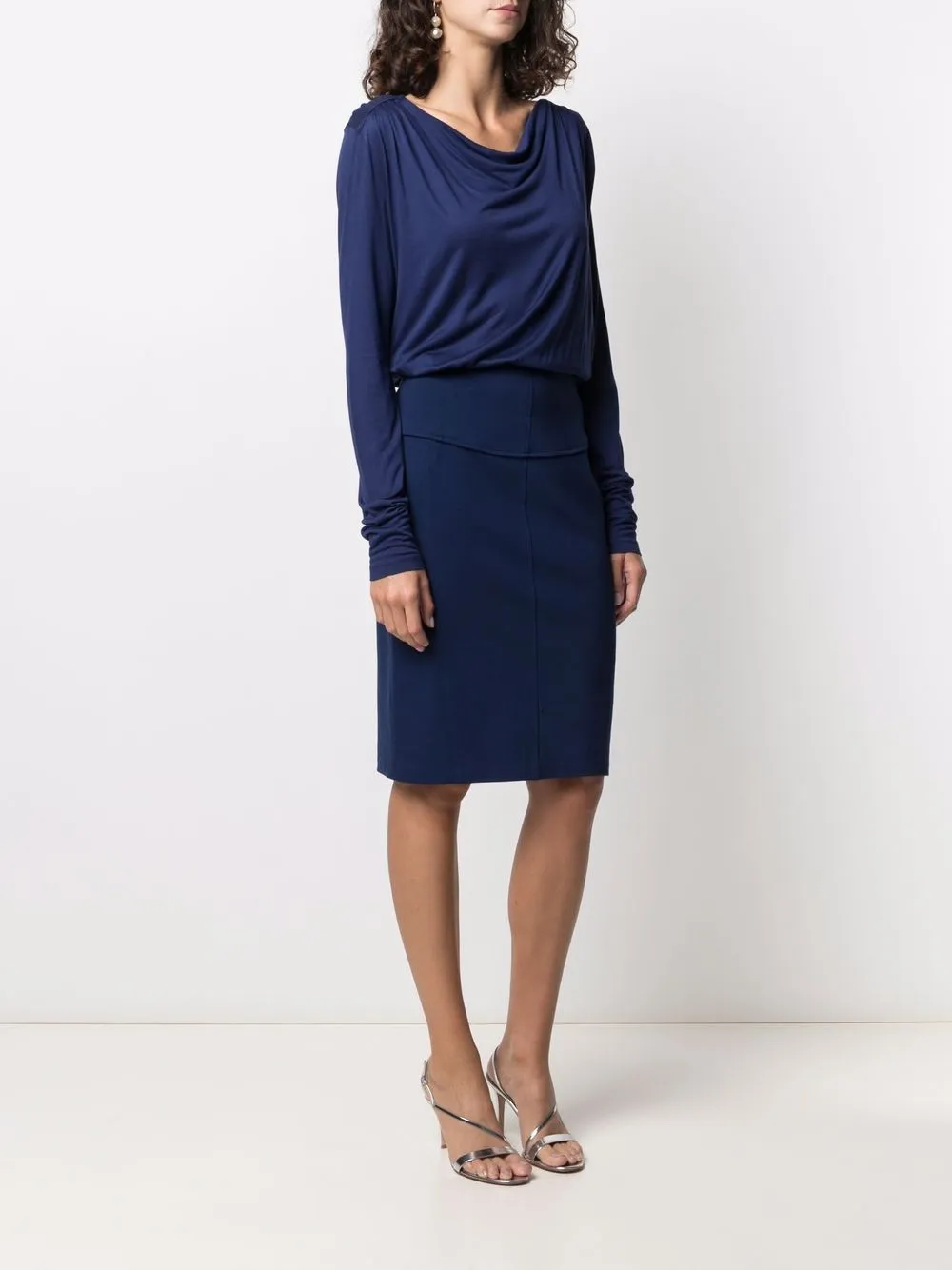 Femme Versace Robe Courte à Col Bénitier (années 2010) 5 Femme Versace Robe Courte à Col Bénitier (années 2010) – Image 3