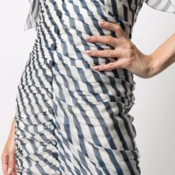 Femme CHANEL Robe Mi-longue à Rayures (2008) 11 Femme CHANEL Robe Mi-longue à Rayures (2008) -Promos Féerie Jupe Boutique 16747408 33286351 1000