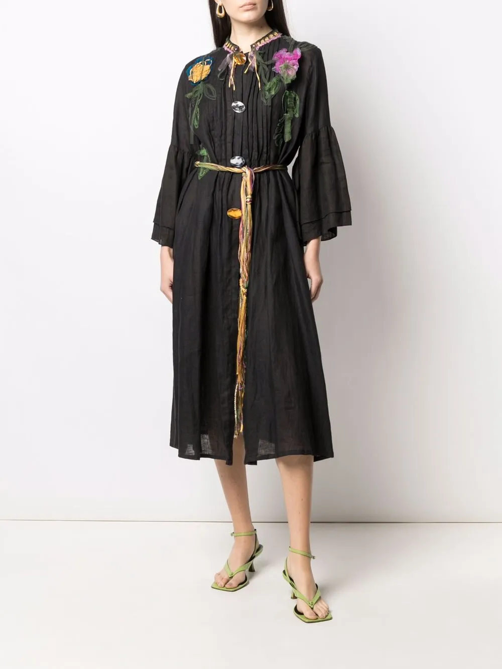 Femme A.N.G.E.L.O. Vintage Cult Robe Mi-longue Froncée à Broderies (années 1990) 8 Femme A.N.G.E.L.O. Vintage Cult Robe Mi-longue Froncée à Broderies (années 1990) – Image 6