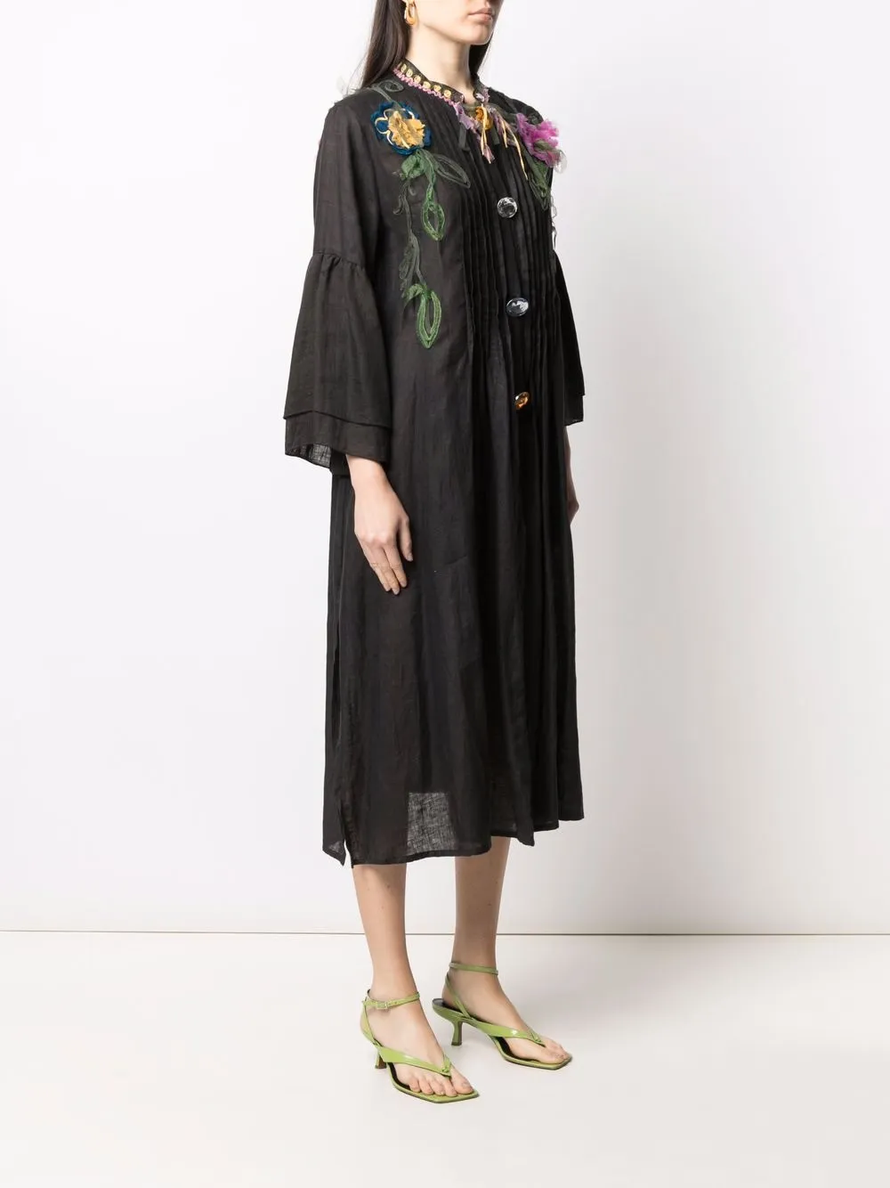 Femme A.N.G.E.L.O. Vintage Cult Robe Mi-longue Froncée à Broderies (années 1990) 5 Femme A.N.G.E.L.O. Vintage Cult Robe Mi-longue Froncée à Broderies (années 1990) – Image 3