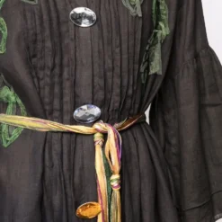 Femme A.N.G.E.L.O. Vintage Cult Robe Mi-longue Froncée à Broderies (années 1990) 12 Femme A.N.G.E.L.O. Vintage Cult Robe Mi-longue Froncée à Broderies (années 1990) -Promos Féerie Jupe Boutique 16827367 33593198 1000