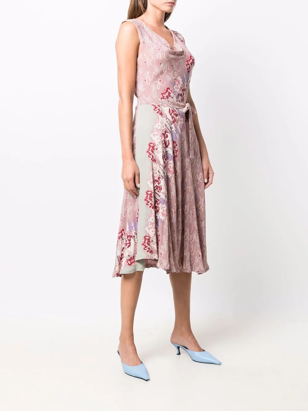 Femme A.N.G.E.L.O. Vintage Cult Robe Mi-longue évasée à Imprimé Abstrait (années 1990) 5 Femme A.N.G.E.L.O. Vintage Cult Robe Mi-longue évasée à Imprimé Abstrait (années 1990) – Image 3