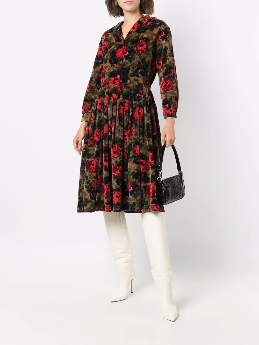 Femme A.N.G.E.L.O. Vintage Cult Robe-chemise Plissée à Fleurs (années 1950) 4 Femme A.N.G.E.L.O. Vintage Cult Robe-chemise Plissée à Fleurs (années 1950) – Image 2