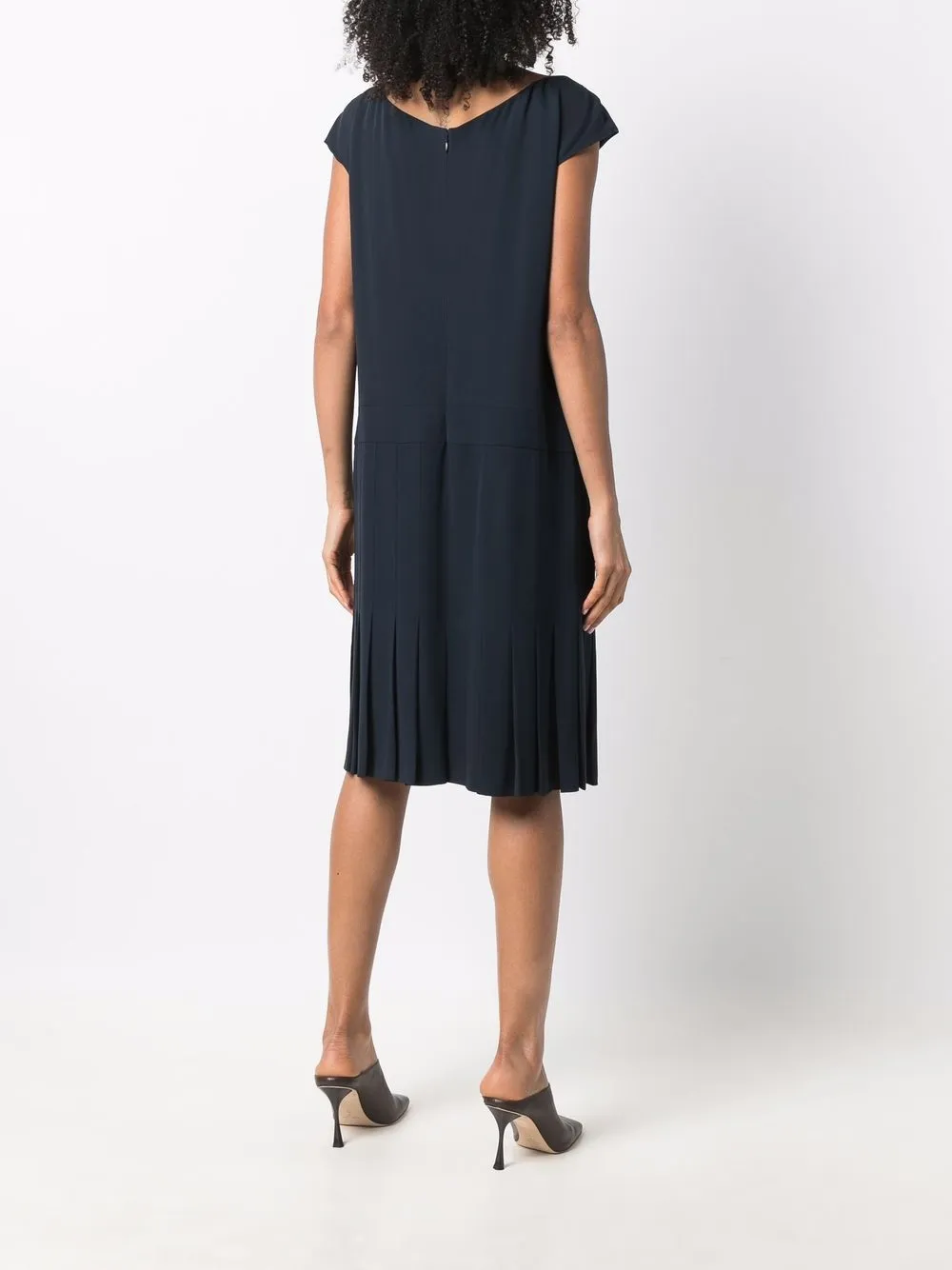 Femme CHANEL Robe En Soie à Détails Plissés 6 Femme CHANEL Robe En Soie à Détails Plissés – Image 4