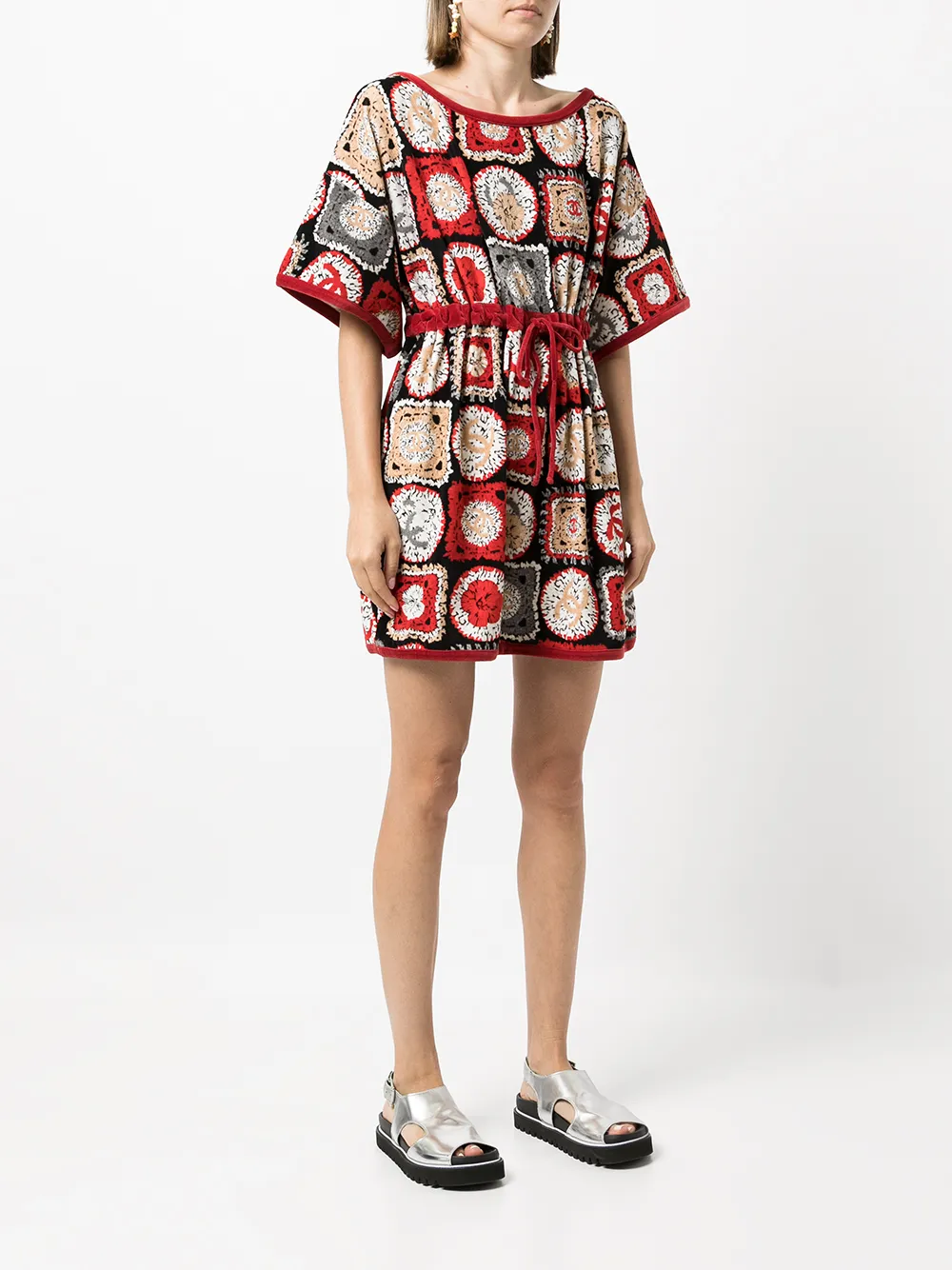 Femme CHANEL Robe Courte à Imprimé Graphique (2009) 5 Femme CHANEL Robe Courte à Imprimé Graphique (2009) – Image 3