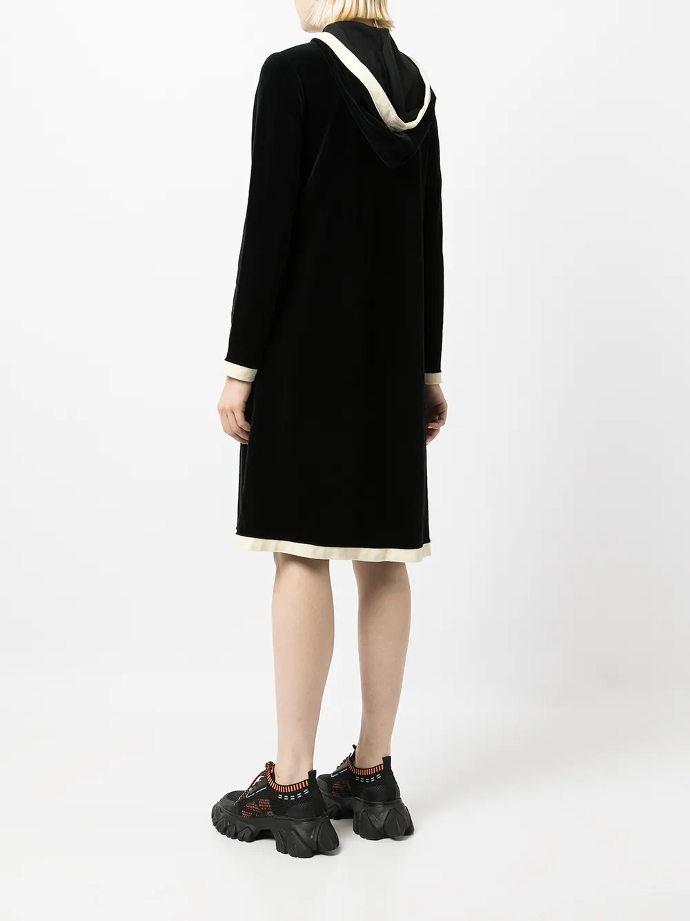 Femme Fendi Robe-hoodie à Patch Logo (années 1990) 6 Femme Fendi Robe-hoodie à Patch Logo (années 1990) – Image 4
