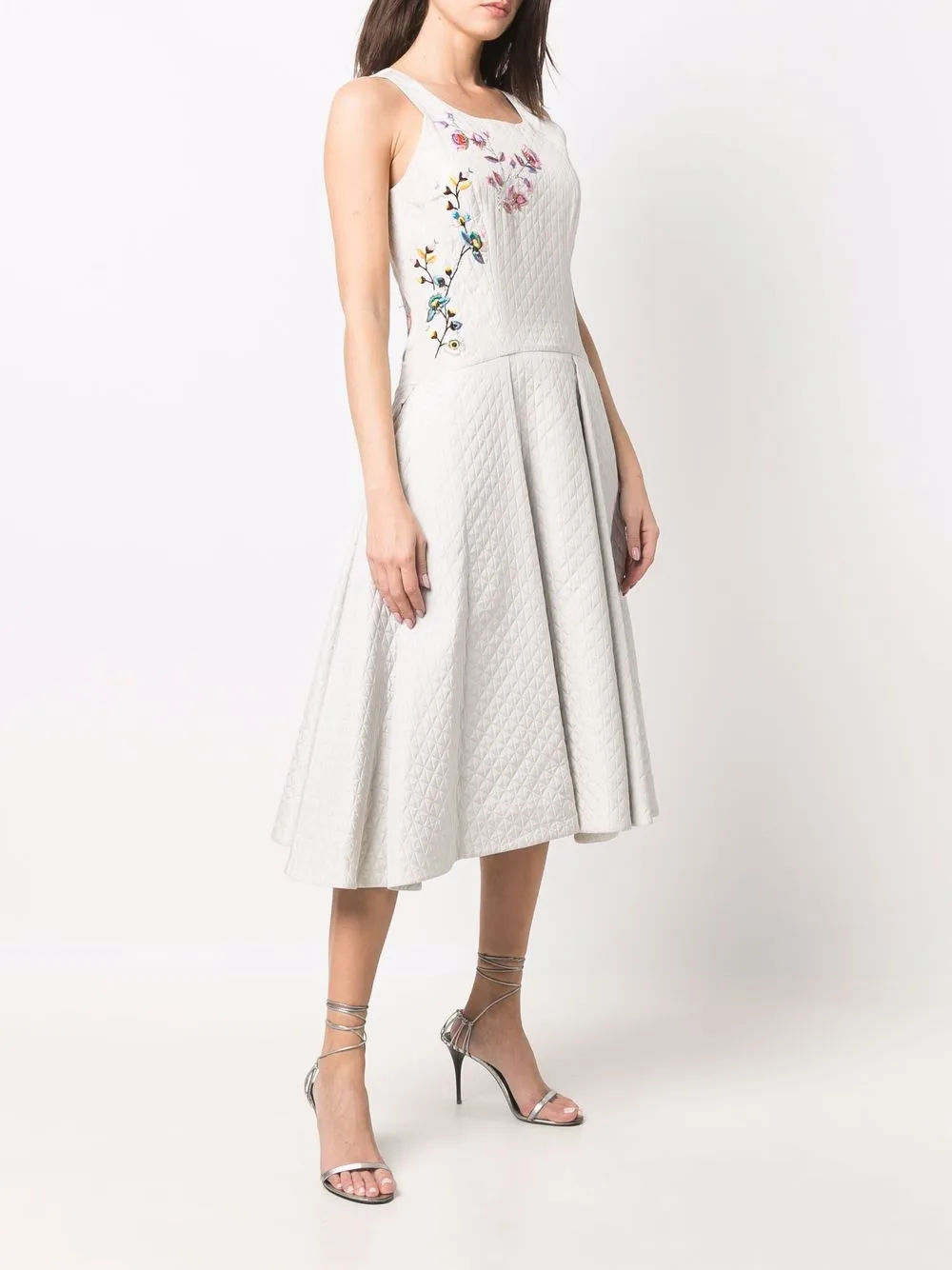 Femme Christian Dior Robe Mi-longue à Fleurs Brodées Pre-owned (2015) 5 Femme Christian Dior Robe Mi-longue à Fleurs Brodées Pre-owned (2015) – Image 3