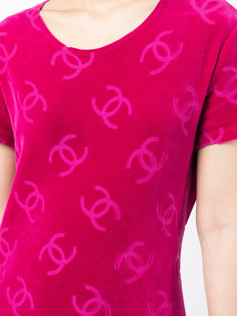 Femme CHANEL Robe Courte à Motif CC (1996) 7 Femme CHANEL Robe Courte à Motif CC (1996) – Image 5