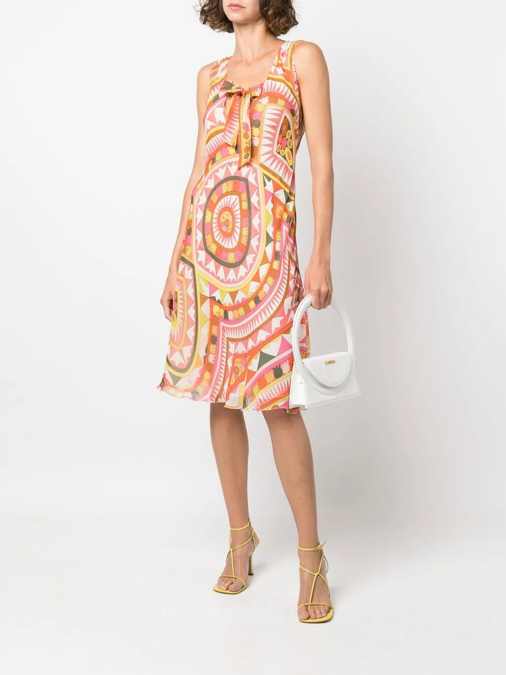 Femme PUCCI Robe En Soie à Imprimé Graphique (années 1970) 4 Femme PUCCI Robe En Soie à Imprimé Graphique (années 1970) – Image 2