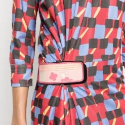 Femme Prada Robe Mi-longue à Imprimé Géométrique (années 1990) 11 Femme Prada Robe Mi-longue à Imprimé Géométrique (années 1990) -Promos Féerie Jupe Boutique 17768082 40182815 1000