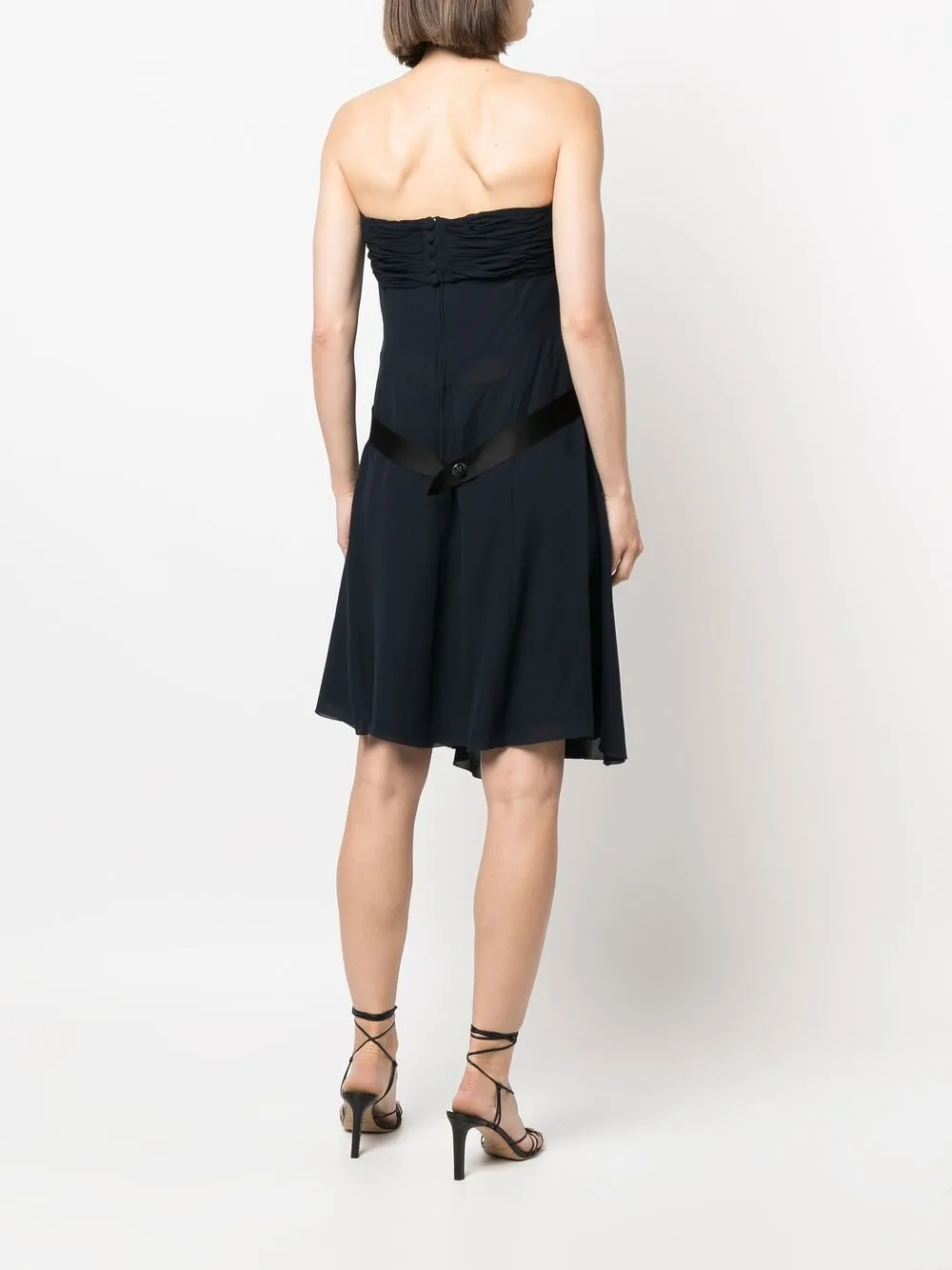 Femme CHANEL Robe-bustier En Soie (années 1990) 6 Femme CHANEL Robe-bustier En Soie (années 1990) – Image 4