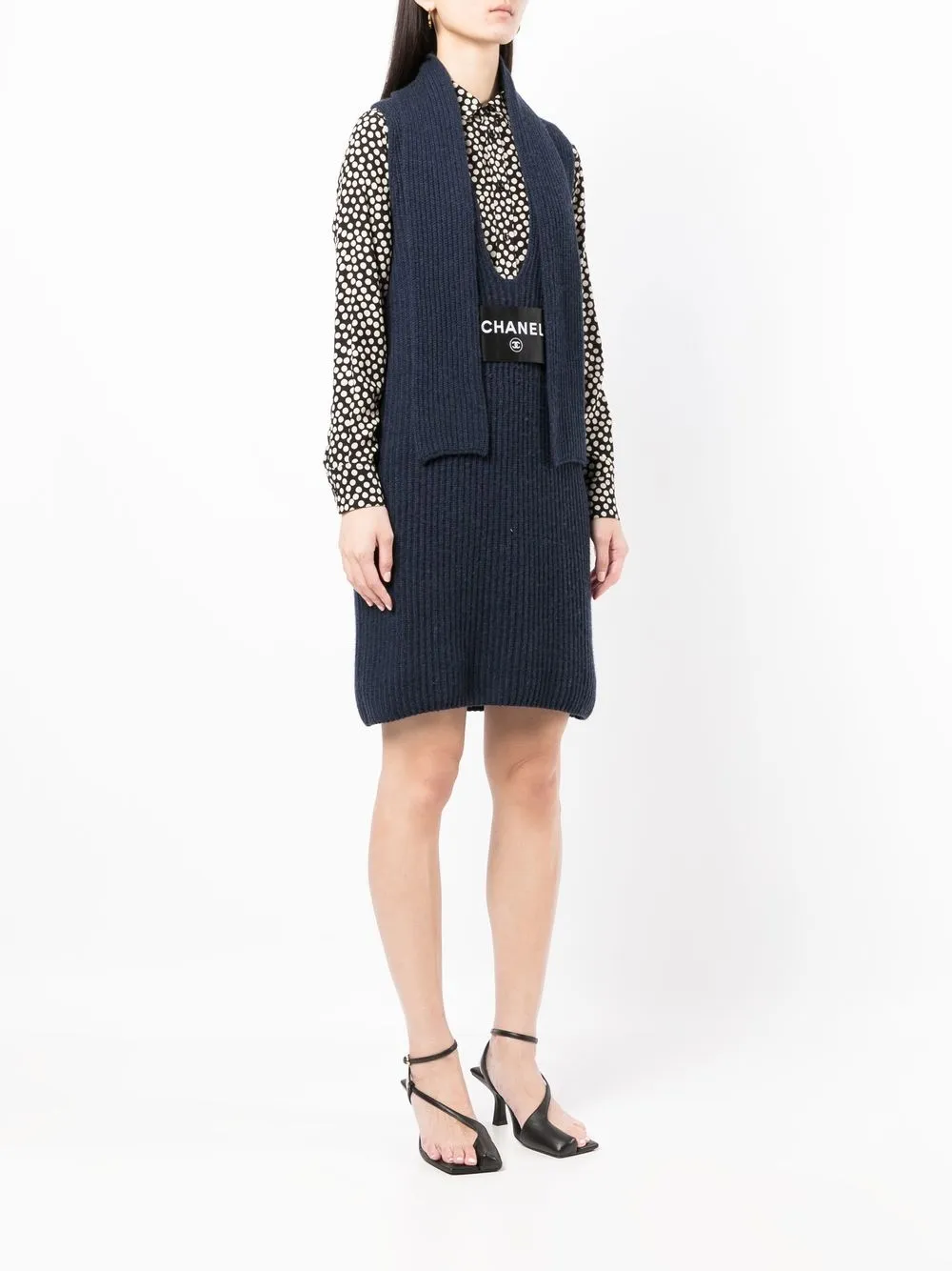 Femme CHANEL Robe En Maille à Patch Logo (années 2000) 5 Femme CHANEL Robe En Maille à Patch Logo (années 2000) – Image 3