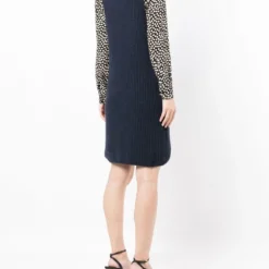 Femme CHANEL Robe En Maille à Patch Logo (années 2000) 10 Femme CHANEL Robe En Maille à Patch Logo (années 2000) -Promos Féerie Jupe Boutique 18485804 39928706 1000