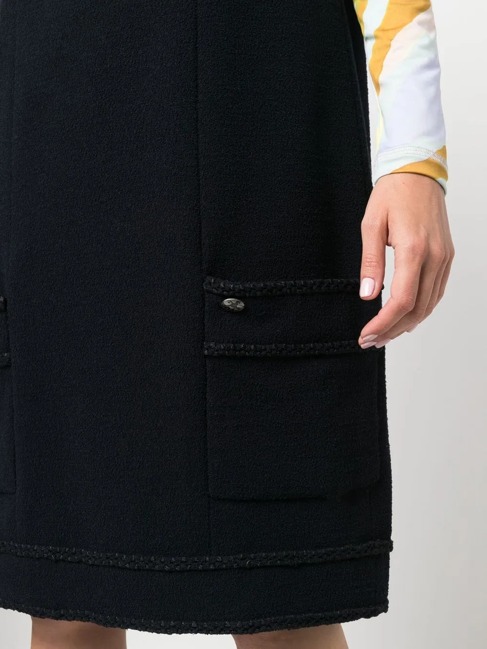 Femme CHANEL Robe évasée à Col V (2008) 7 Femme CHANEL Robe évasée à Col V (2008) – Image 5