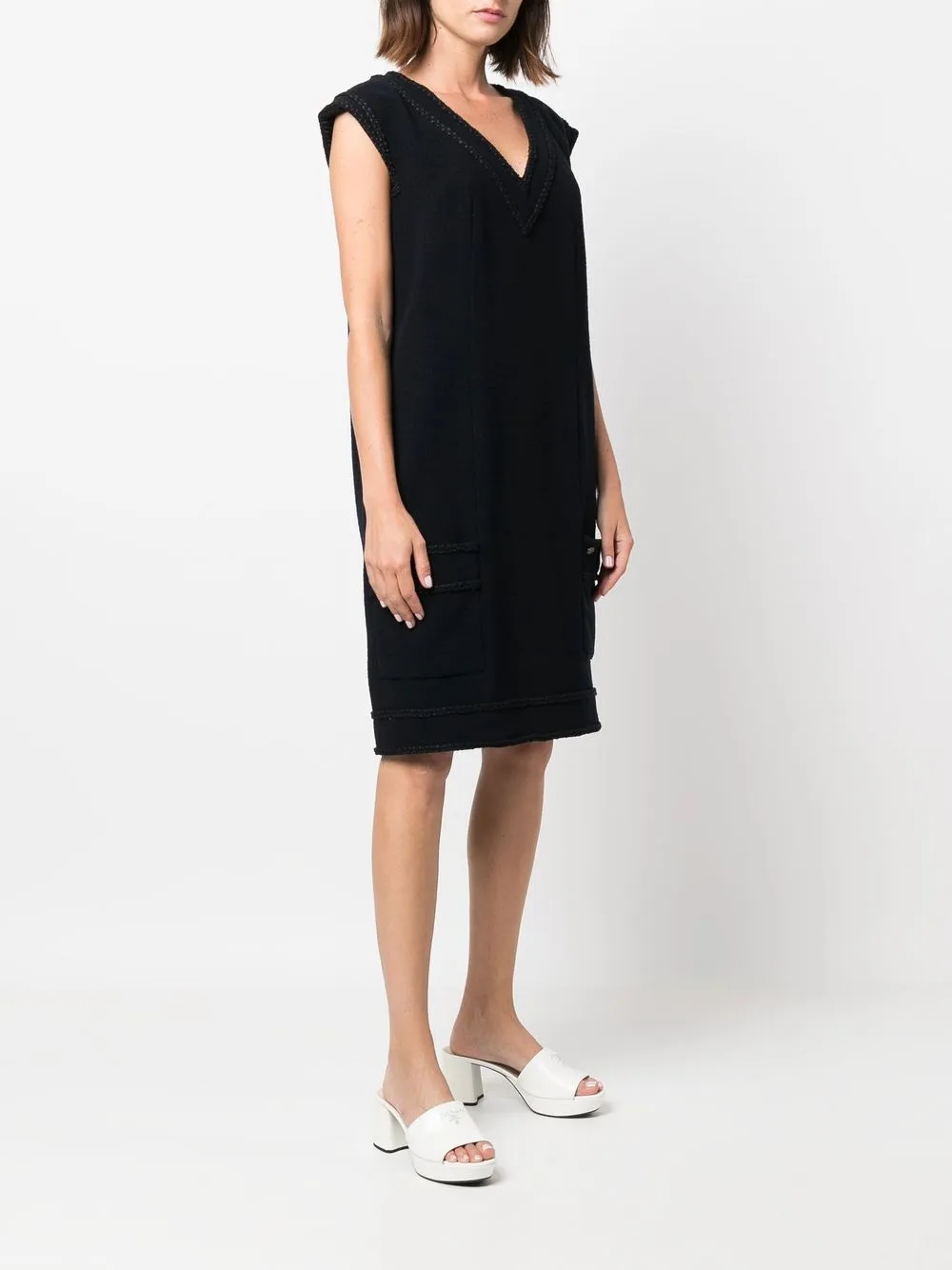 Femme CHANEL Robe évasée à Col V (2008) 5 Femme CHANEL Robe évasée à Col V (2008) – Image 3