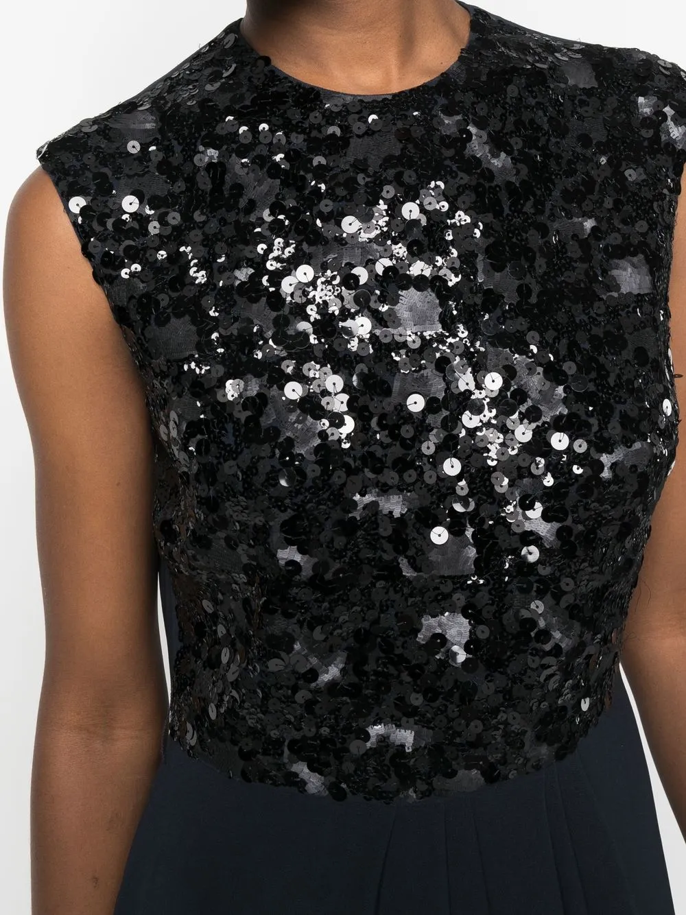 Femme Christian Dior Robe En Soie à Sequins Brodés Pre-owned (années 2000) 7 Femme Christian Dior Robe En Soie à Sequins Brodés Pre-owned (années 2000) – Image 5