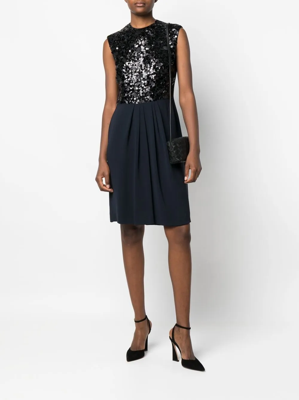 Femme Christian Dior Robe En Soie à Sequins Brodés Pre-owned (années 2000) 4 Femme Christian Dior Robe En Soie à Sequins Brodés Pre-owned (années 2000) – Image 2