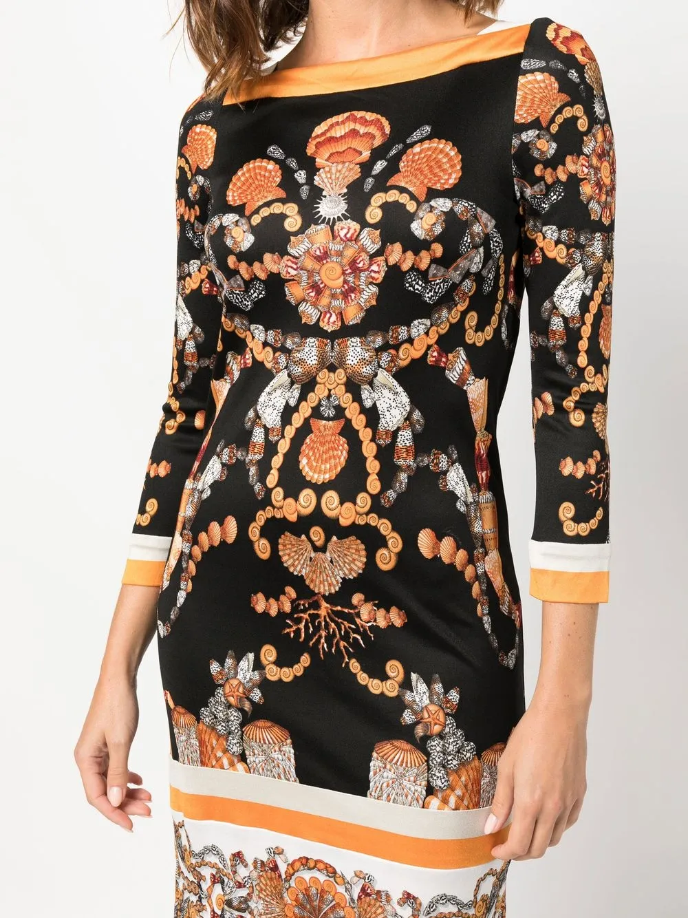 Femme Gucci Robe Resort En Soie à Imprimé Coquillage (2009) 7 Femme Gucci Robe Resort En Soie à Imprimé Coquillage (2009) – Image 5