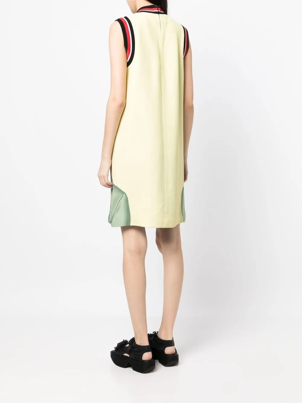 Femme Prada Robe Imprimée à Design Sans Manches (2014) 6 Femme Prada Robe Imprimée à Design Sans Manches (2014) – Image 4