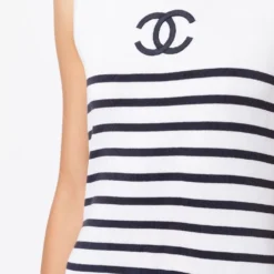 Femme CHANEL Robe Rayée à Logo Brodé (années 1990-2000) 11 Femme CHANEL Robe Rayée à Logo Brodé (années 1990-2000) -Promos Féerie Jupe Boutique 19111181 42143366 1000