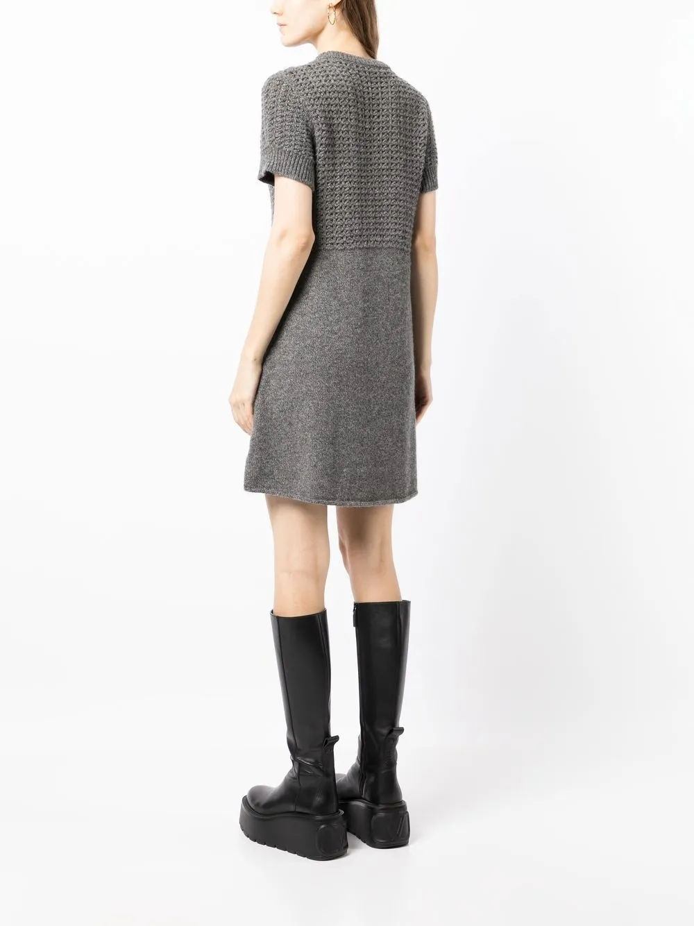 Femme CHANEL Robe Sports à Patch Logo (2009) 6 Femme CHANEL Robe Sports à Patch Logo (2009) – Image 4