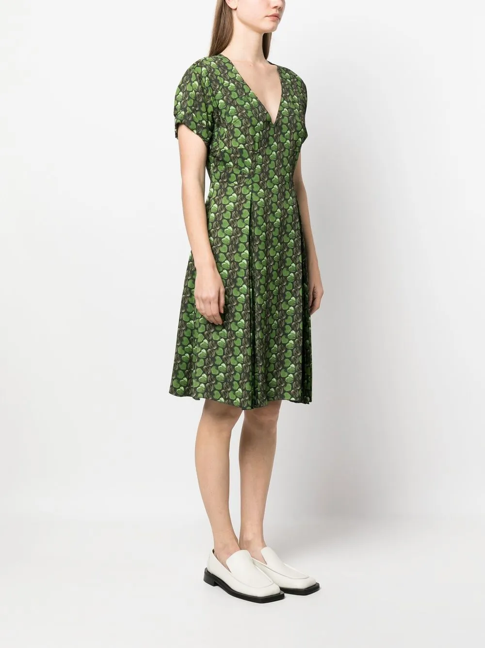 Femme Prada Robe Plissée à Imprimé Cœur (années 2000) 5 Femme Prada Robe Plissée à Imprimé Cœur (années 2000) – Image 3