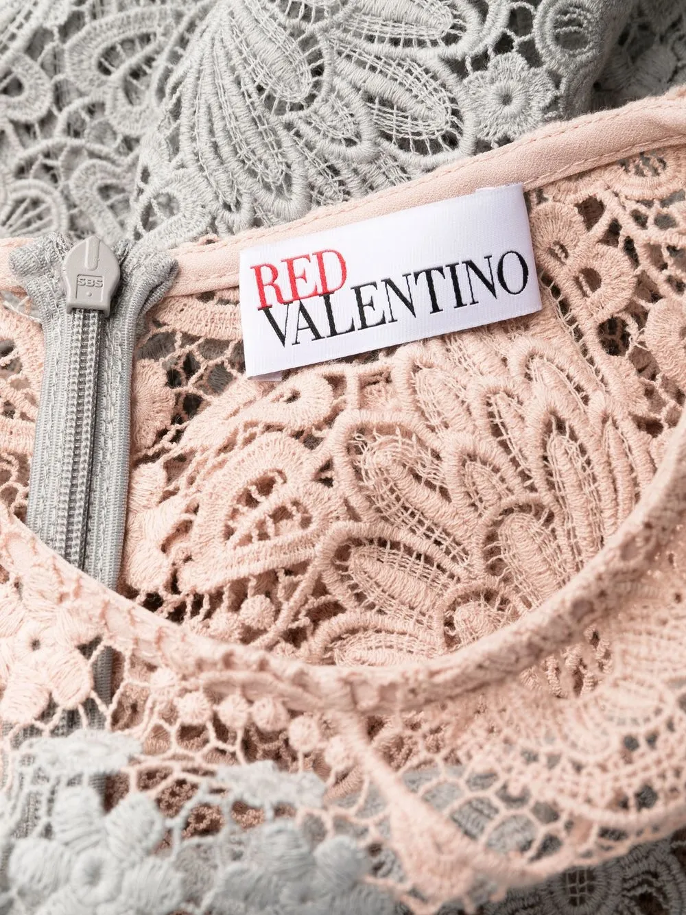 Femme Valentino Garavani Robe En Dentelle à Design Colour Block (années 2000) 8 Femme Valentino Garavani Robe En Dentelle à Design Colour Block (années 2000) – Image 6