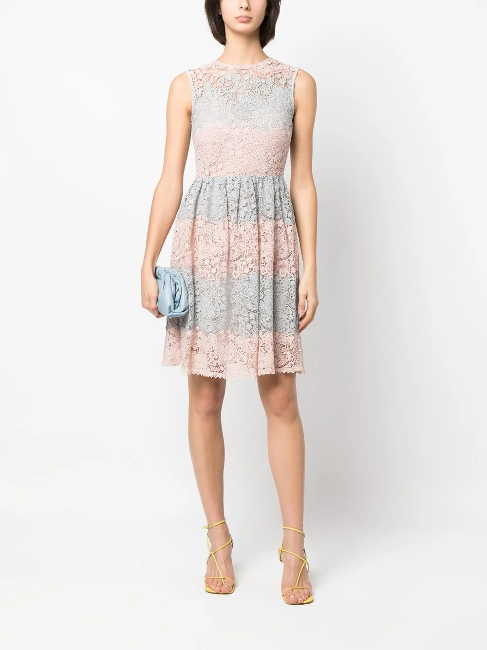 Femme Valentino Garavani Robe En Dentelle à Design Colour Block (années 2000) 4 Femme Valentino Garavani Robe En Dentelle à Design Colour Block (années 2000) – Image 2