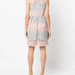 Femme Valentino Garavani Robe En Dentelle à Design Colour Block (années 2000) 11 Femme Valentino Garavani Robe En Dentelle à Design Colour Block (années 2000) -Promos Féerie Jupe Boutique 19448448 43375132 1000