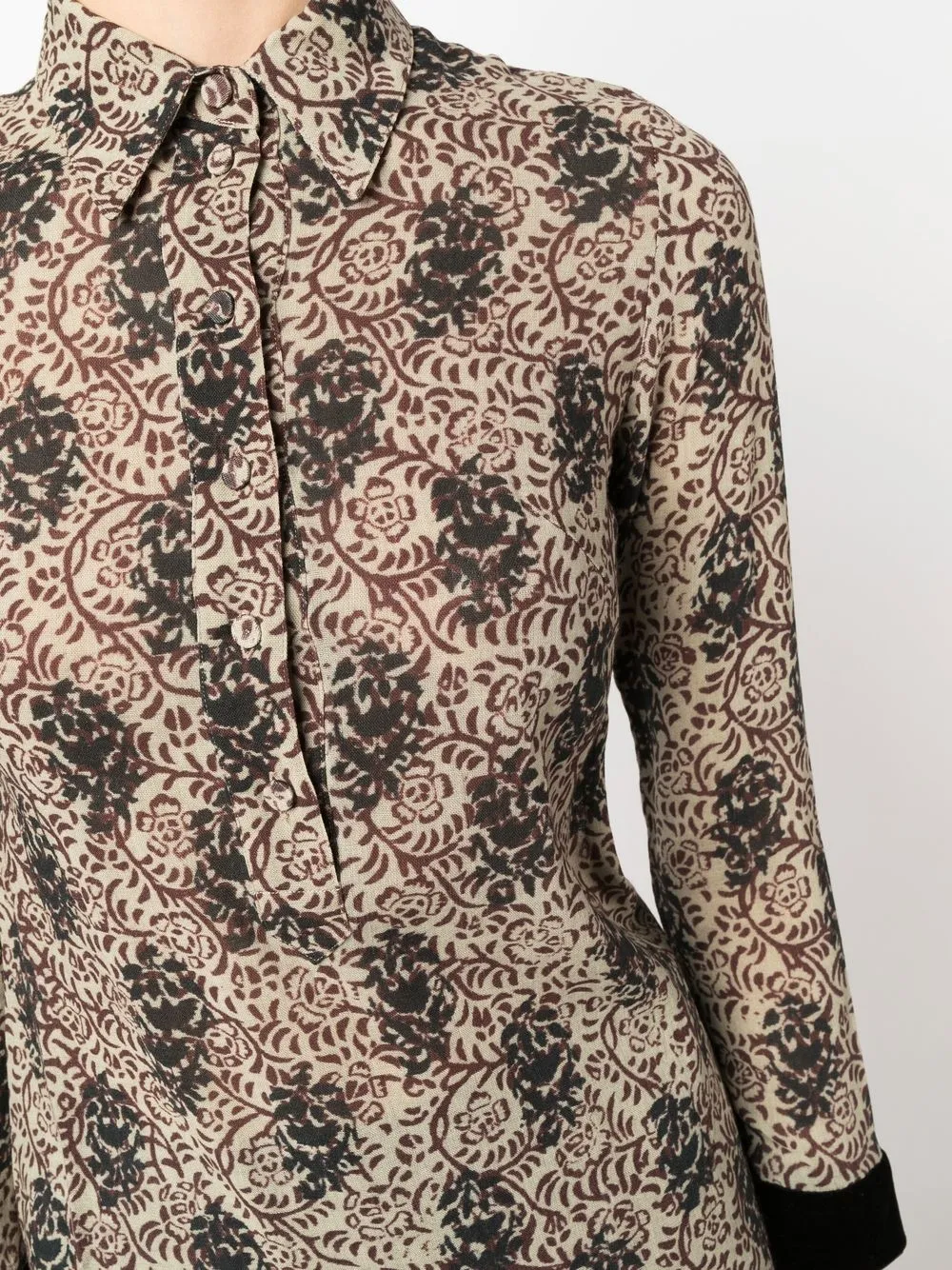 Femme Jean Paul Gaultier Robe-chemise à Imprimé Feuillage (années 1990) 7 Femme Jean Paul Gaultier Robe-chemise à Imprimé Feuillage (années 1990) – Image 5