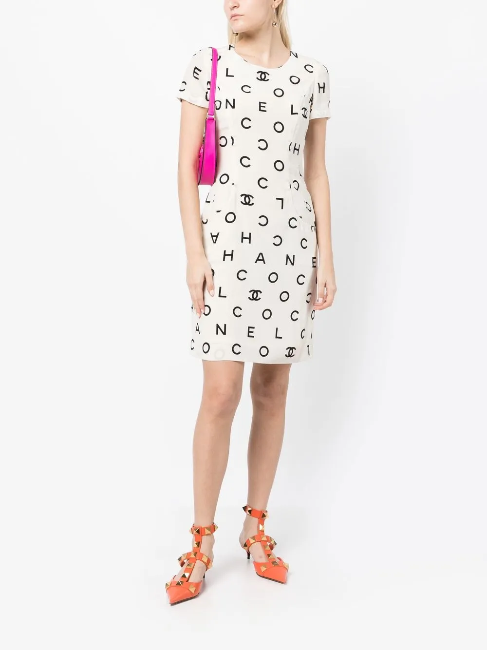Femme CHANEL Robe En Soie à Logo Coco (années 1990) 4 Femme CHANEL Robe En Soie à Logo Coco (années 1990) – Image 2