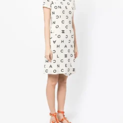 Femme CHANEL Robe En Soie à Logo Coco (années 1990) 9 Femme CHANEL Robe En Soie à Logo Coco (années 1990) -Promos Féerie Jupe Boutique 19549825 43714502 1000