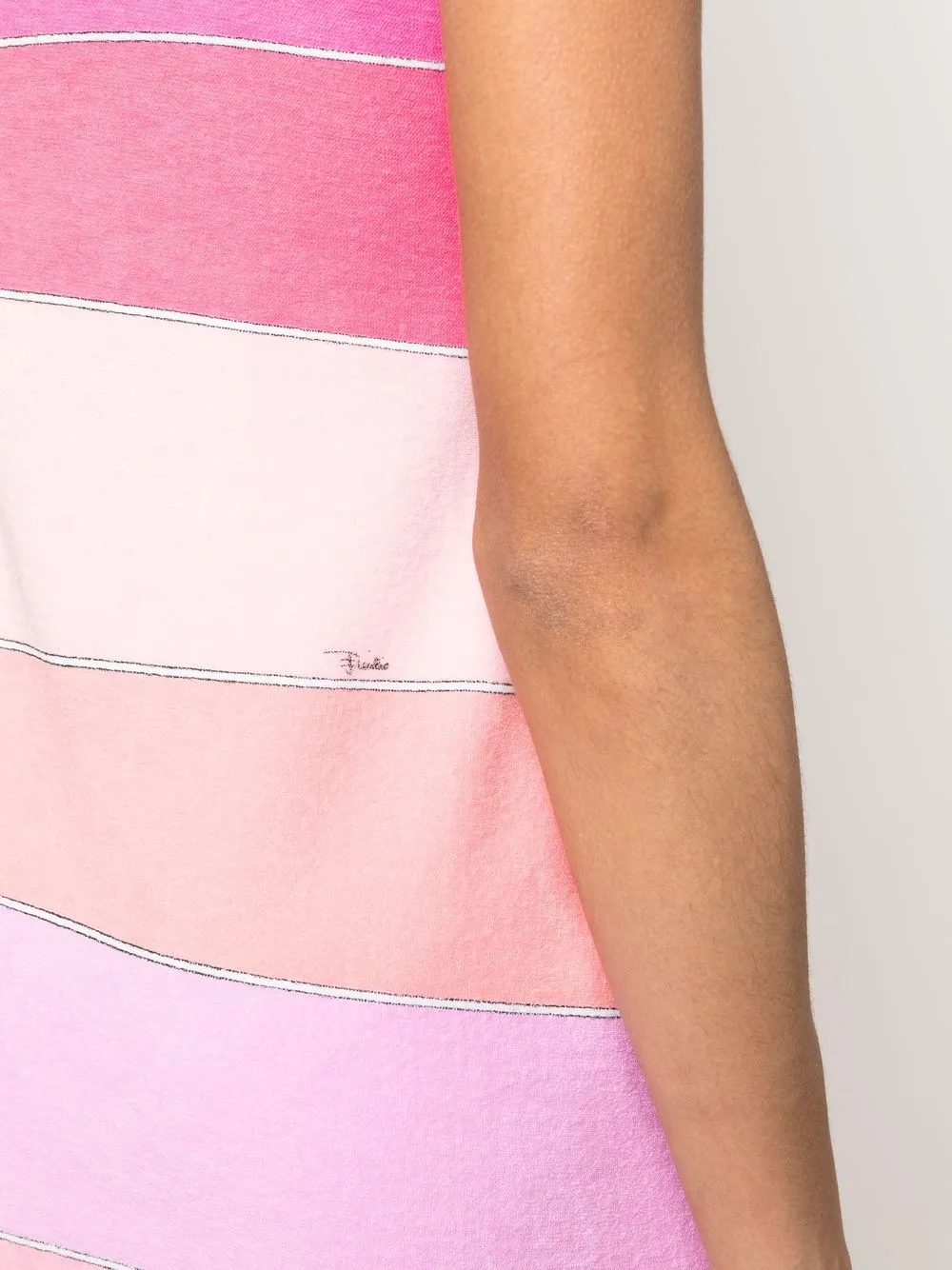 Femme PUCCI Robe Rayée à Dos Nageur (années 2000) 7 Femme PUCCI Robe Rayée à Dos Nageur (années 2000) – Image 5