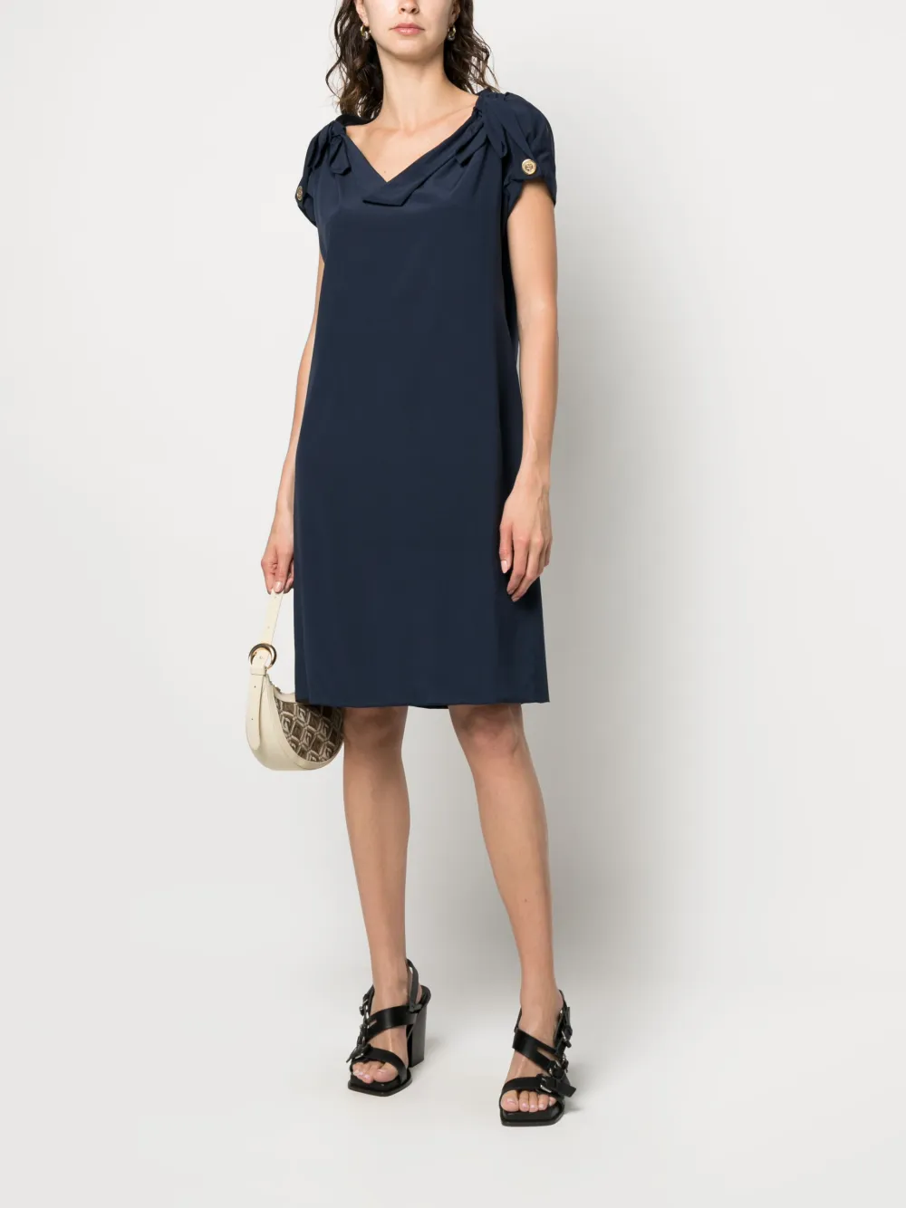 Femme Gucci Robe évasée à Détail De Nœud (années 2000) 4 Femme Gucci Robe évasée à Détail De Nœud (années 2000) – Image 2