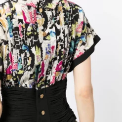 Femme CHANEL Ensemble Robe-cardigan à Imprimé Graphique (années 1990-2000) 12 Femme CHANEL Ensemble Robe-cardigan à Imprimé Graphique (années 1990-2000) -Promos Féerie Jupe Boutique 20120389 50043383 1000