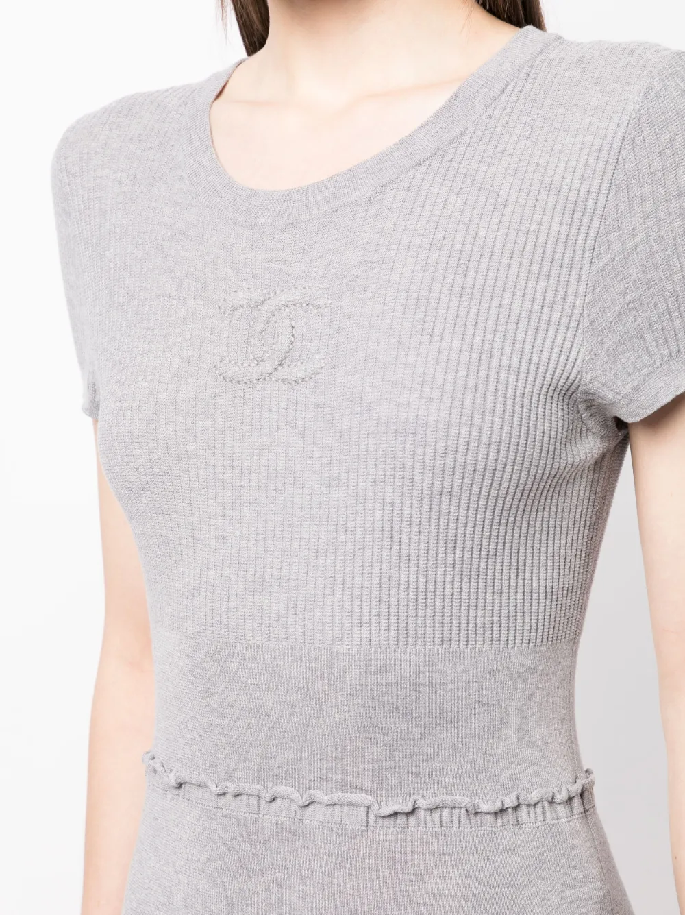 Femme CHANEL Robe En Maille à Manches Courtes (2009) 7 Femme CHANEL Robe En Maille à Manches Courtes (2009) – Image 5