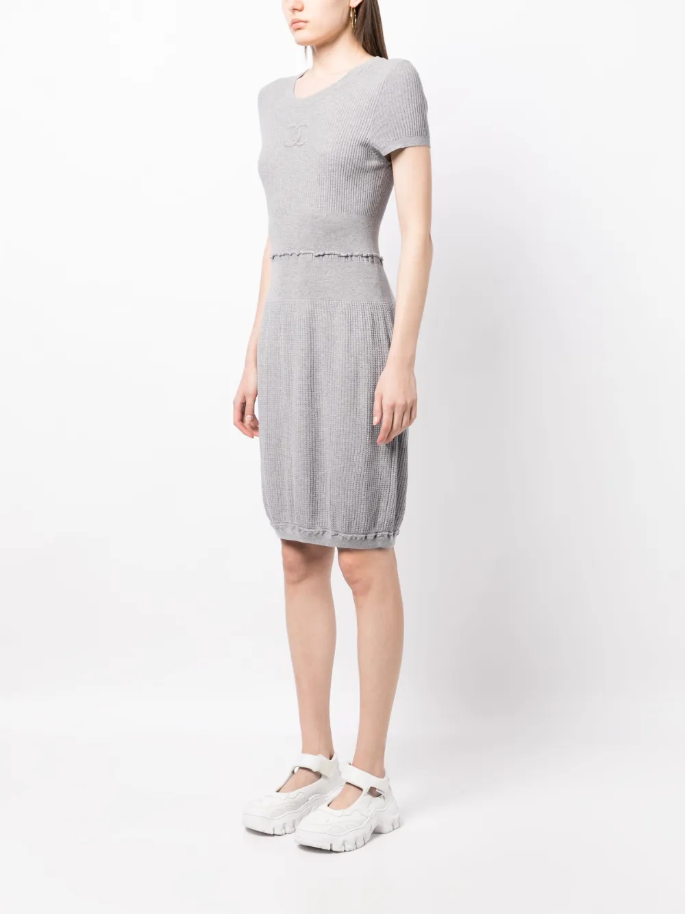 Femme CHANEL Robe En Maille à Manches Courtes (2009) 5 Femme CHANEL Robe En Maille à Manches Courtes (2009) – Image 3