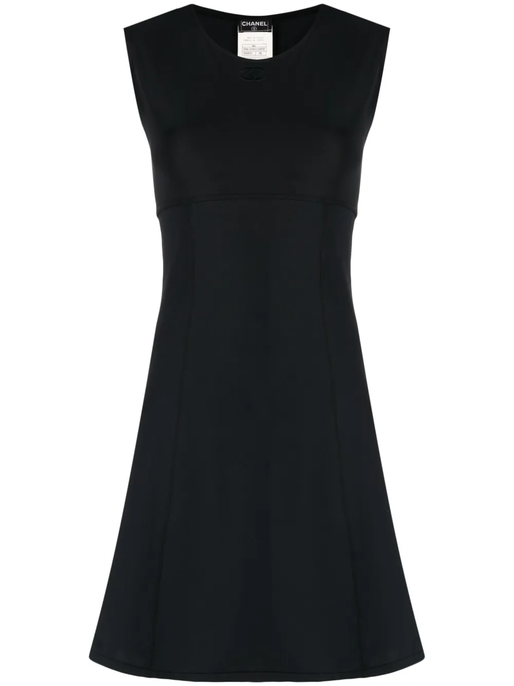 Femme CHANEL Robe Sans Manches à Coupe Trapèze (1996) 3 Femme CHANEL Robe Sans Manches à Coupe Trapèze (1996)