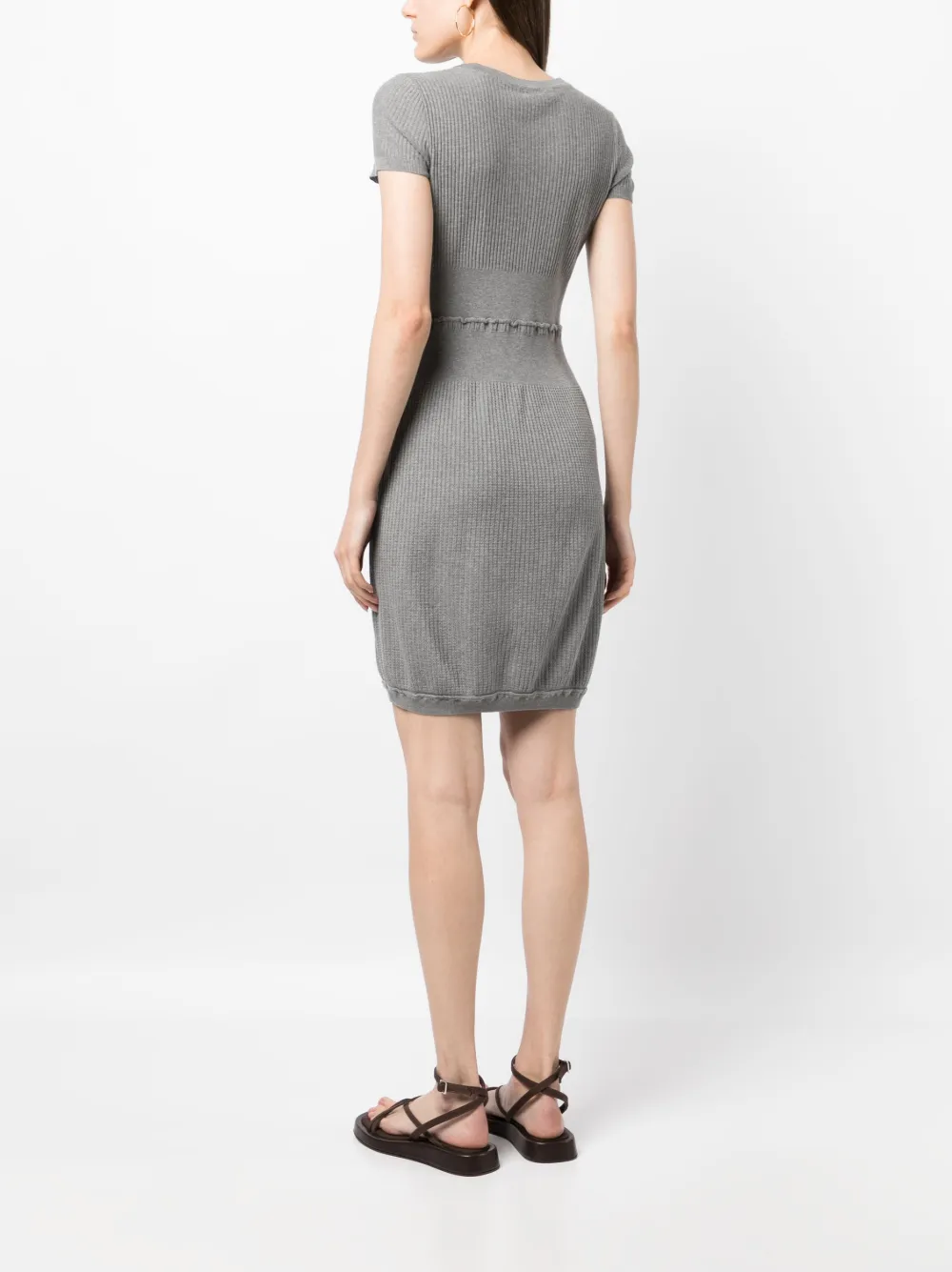 Femme CHANEL Robe Nervurée à Manches Courtes (2009) 6 Femme CHANEL Robe Nervurée à Manches Courtes (2009) – Image 4