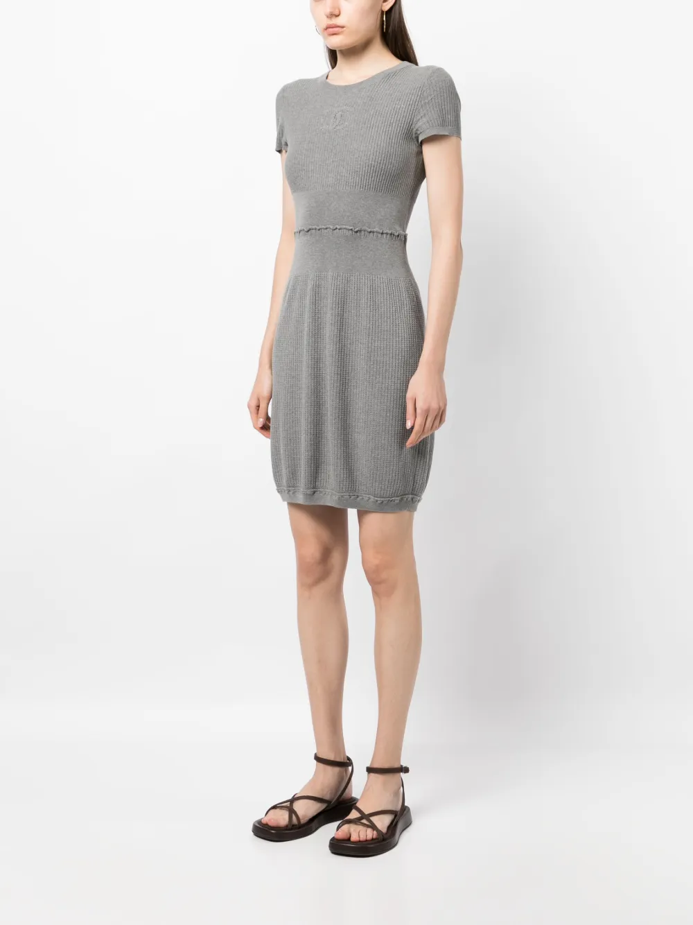 Femme CHANEL Robe Nervurée à Manches Courtes (2009) 5 Femme CHANEL Robe Nervurée à Manches Courtes (2009) – Image 3