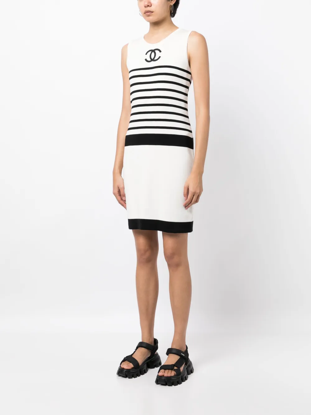 Femme CHANEL Robe Imprimée Sans Manche 1994 5 Femme CHANEL Robe Imprimée Sans Manche 1994 – Image 3