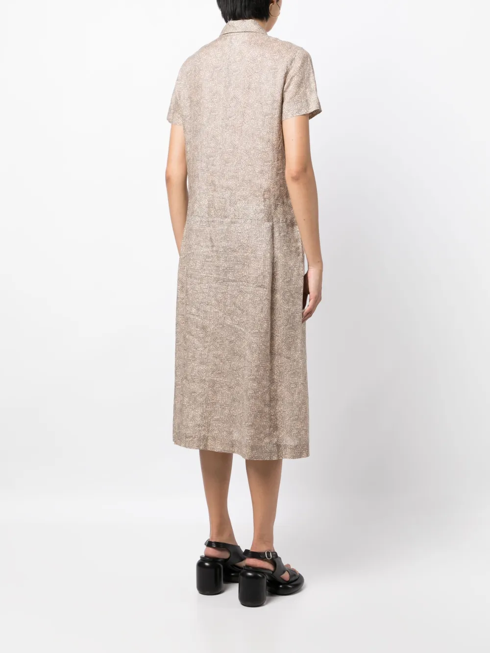 Femme CHANEL Robe-chemise à Imprimé Cambon (1999) 6 Femme CHANEL Robe-chemise à Imprimé Cambon (1999) – Image 4