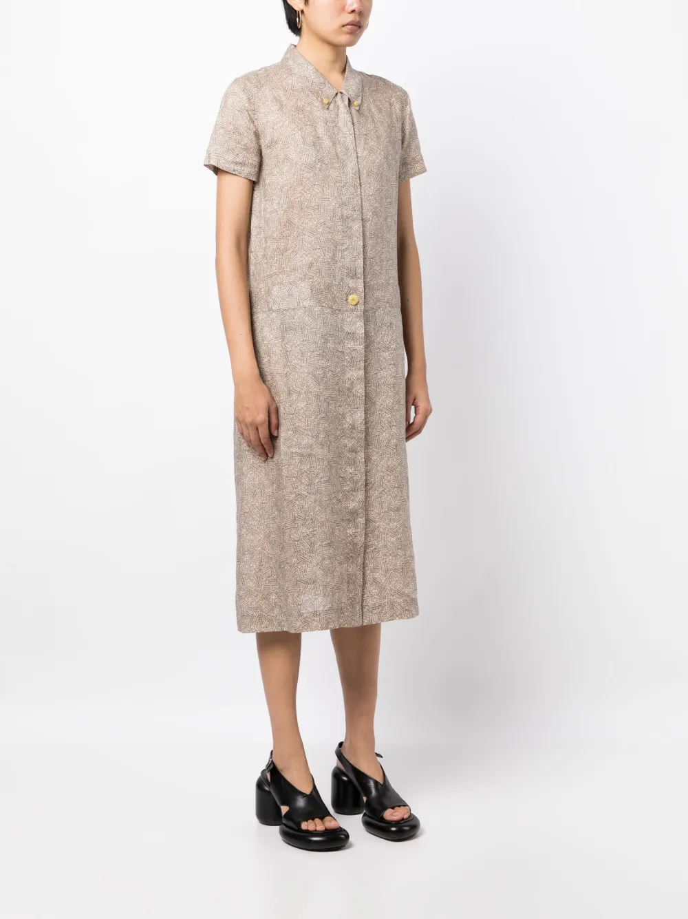 Femme CHANEL Robe-chemise à Imprimé Cambon (1999) 5 Femme CHANEL Robe-chemise à Imprimé Cambon (1999) – Image 3