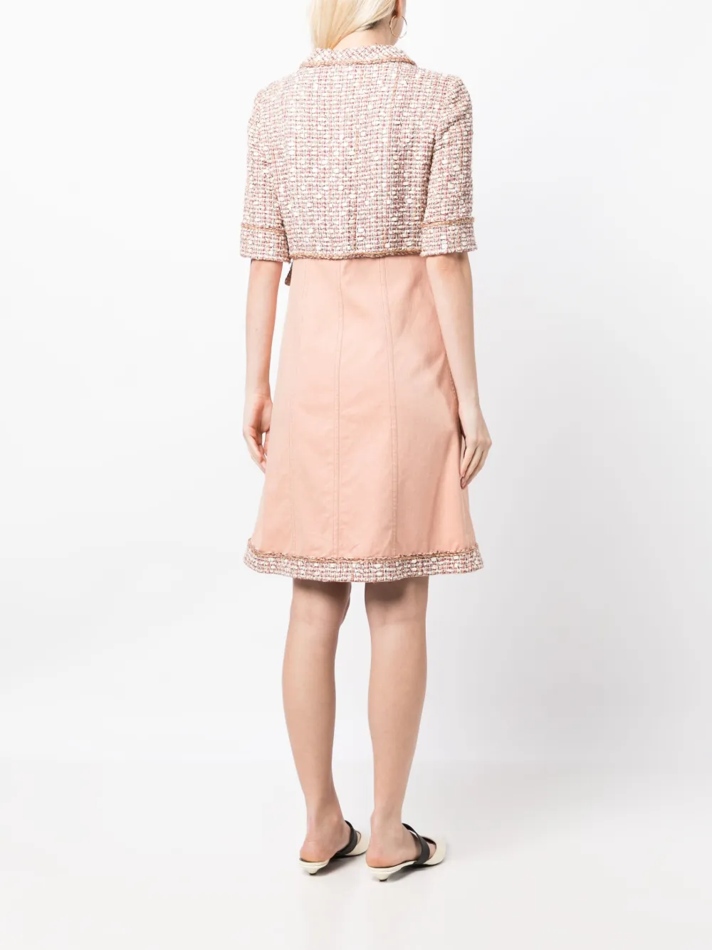 Femme CHANEL Robe En Tweed à Coupe Courte (2006) 6 Femme CHANEL Robe En Tweed à Coupe Courte (2006) – Image 4